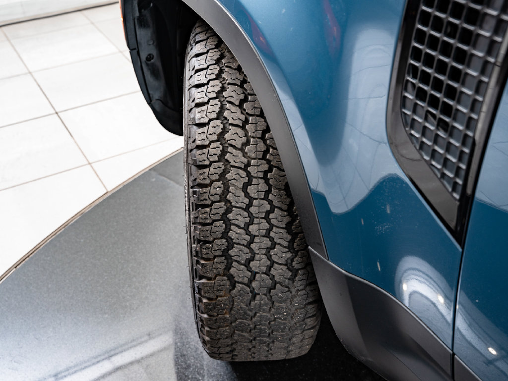 Used 2023 Land Rover Defender 90 S AWD/4WD image 46