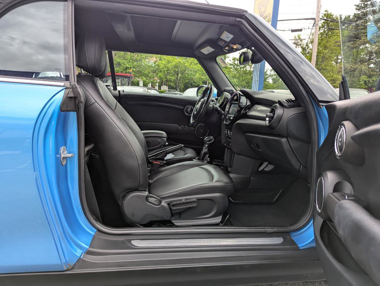 Used 2018 MINI Cooper Convertible FWD image 32