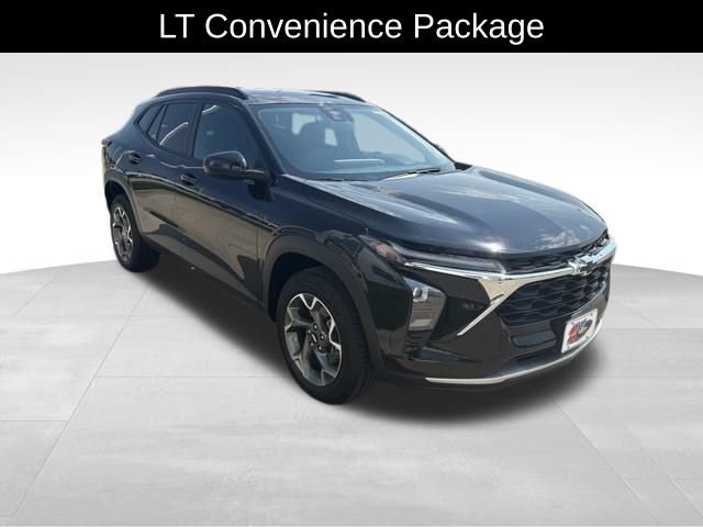 Used 2024 Chevrolet Trax LT w/ Driver Confidence Package FWD image 4