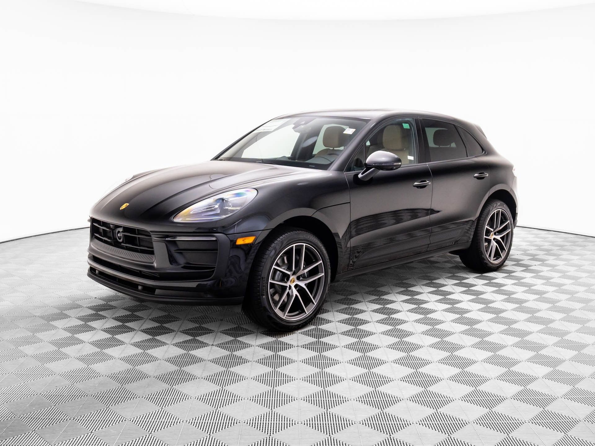 Certified 2026 Porsche Macan AWD/4WD image 1