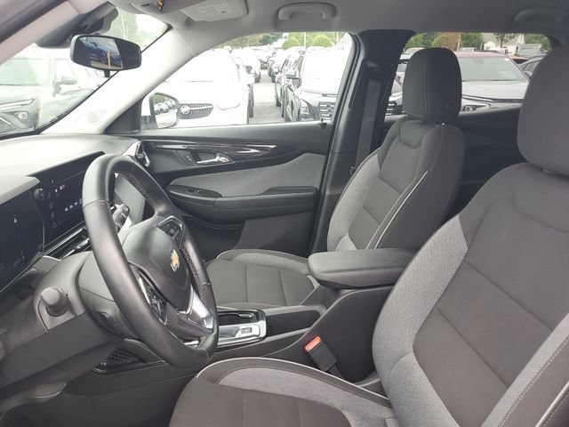 Used 2024 Chevrolet TrailBlazer LT w/ LT Cold Weather Package FWD image 15