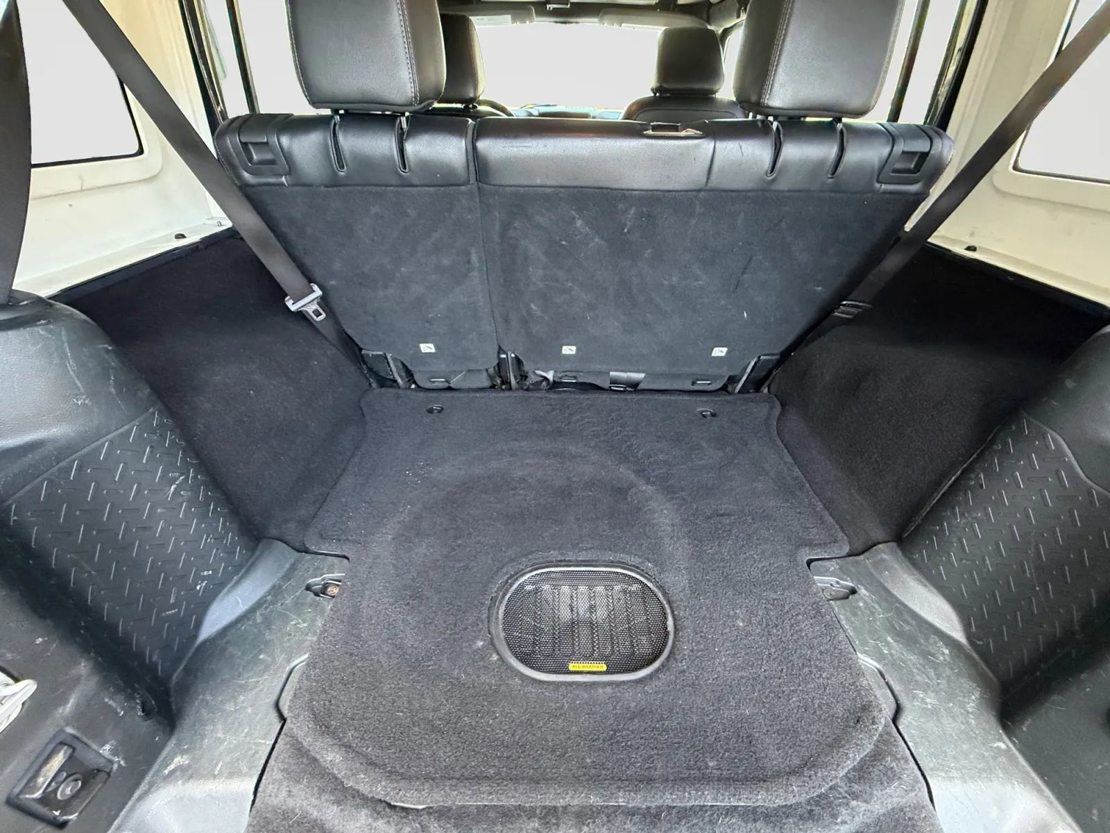 Used 2018 Jeep Wrangler Unlimited Sahara image 14