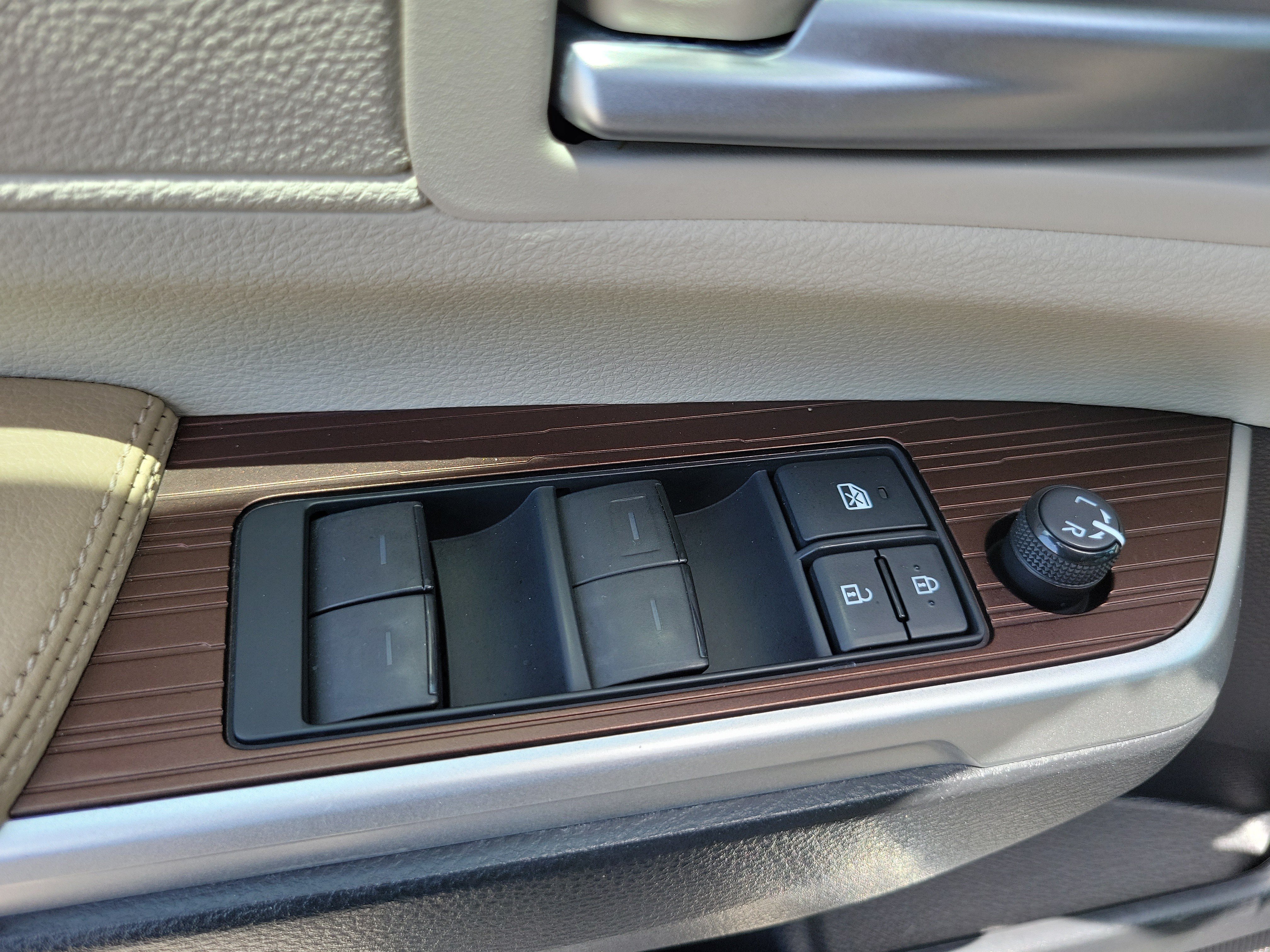 Used 2021 Toyota Sienna XLE FWD image 29