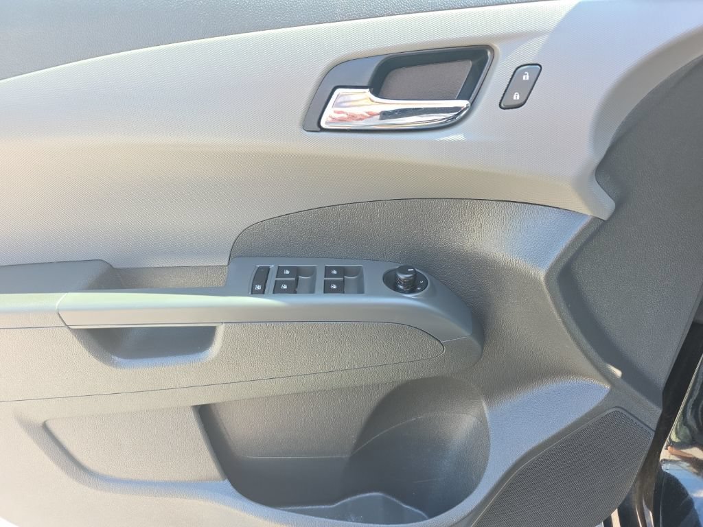 Used 2018 Chevrolet Sonic LT FWD image 15