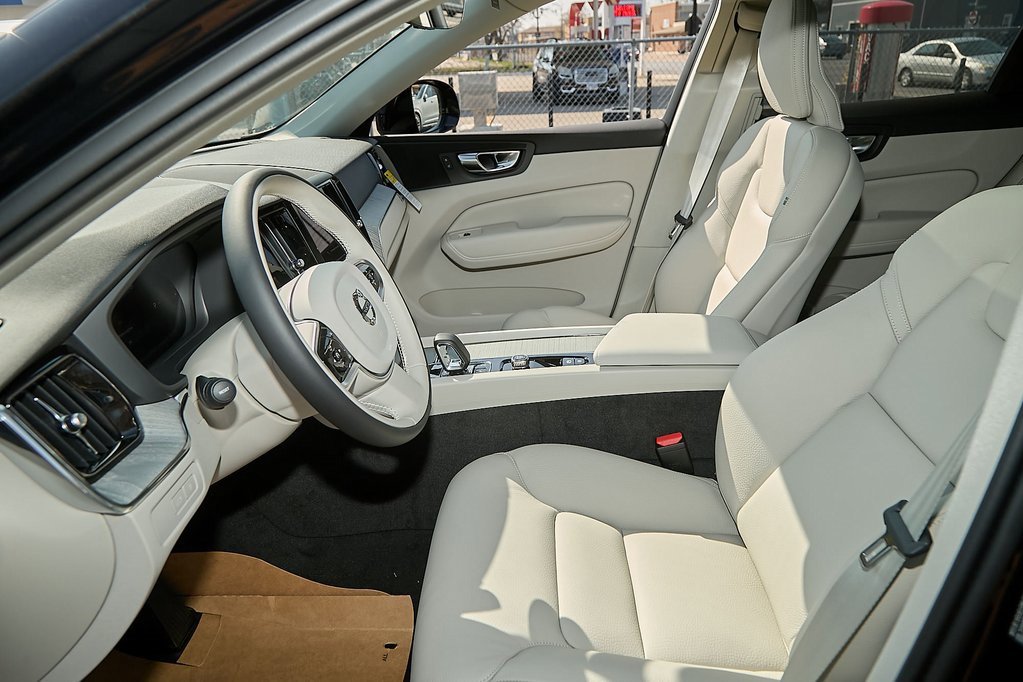 New 2025 Volvo XC60 T8 Plus w/ Protection Package Premier image 15