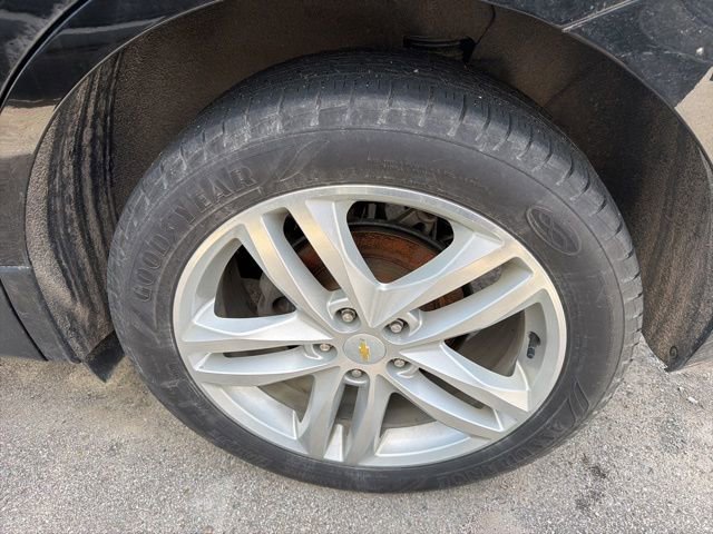 Used 2018 Chevrolet Equinox Premier image 14