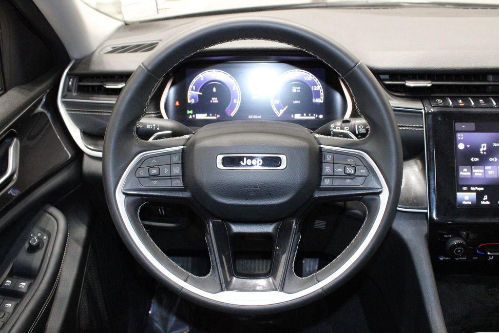 Used 2023 Jeep Grand Cherokee Laredo image 22