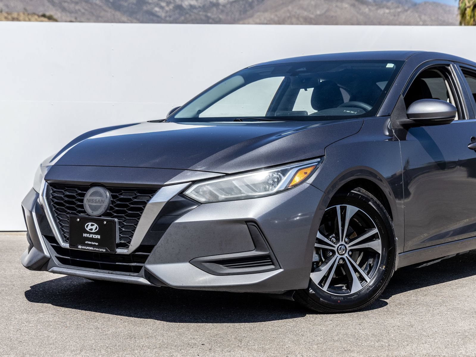Used 2020 Nissan Sentra SV FWD image 2