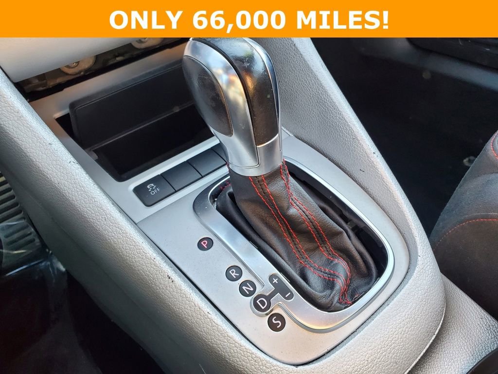 Used 2012 Volkswagen Golf 2-Door image 24