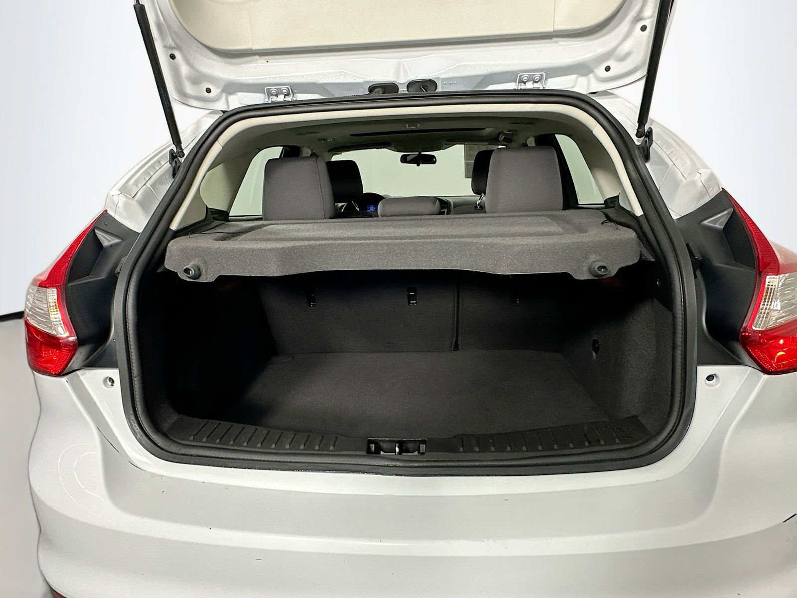Used 2012 Ford Focus SEL FWD image 24