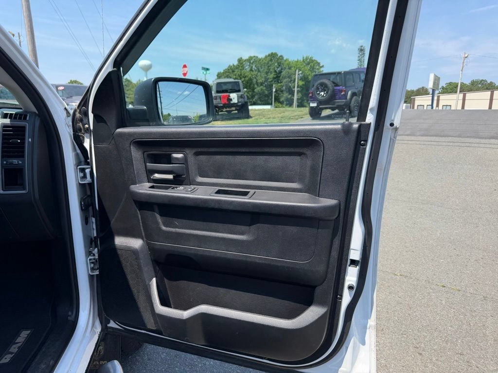 Used 2016 RAM 1500 Express w/ Popular Equipment Group AWD/4WD image 28