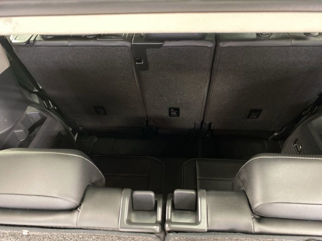 Used 2018 Volkswagen Tiguan SEL w/ 3rd Row Seat Package image 16