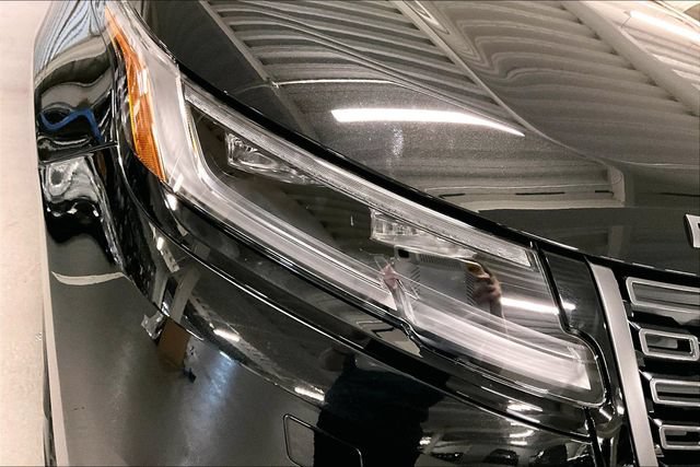Certified 2026 Land Rover Range Rover Velar Dynamic SE AWD/4WD image 28