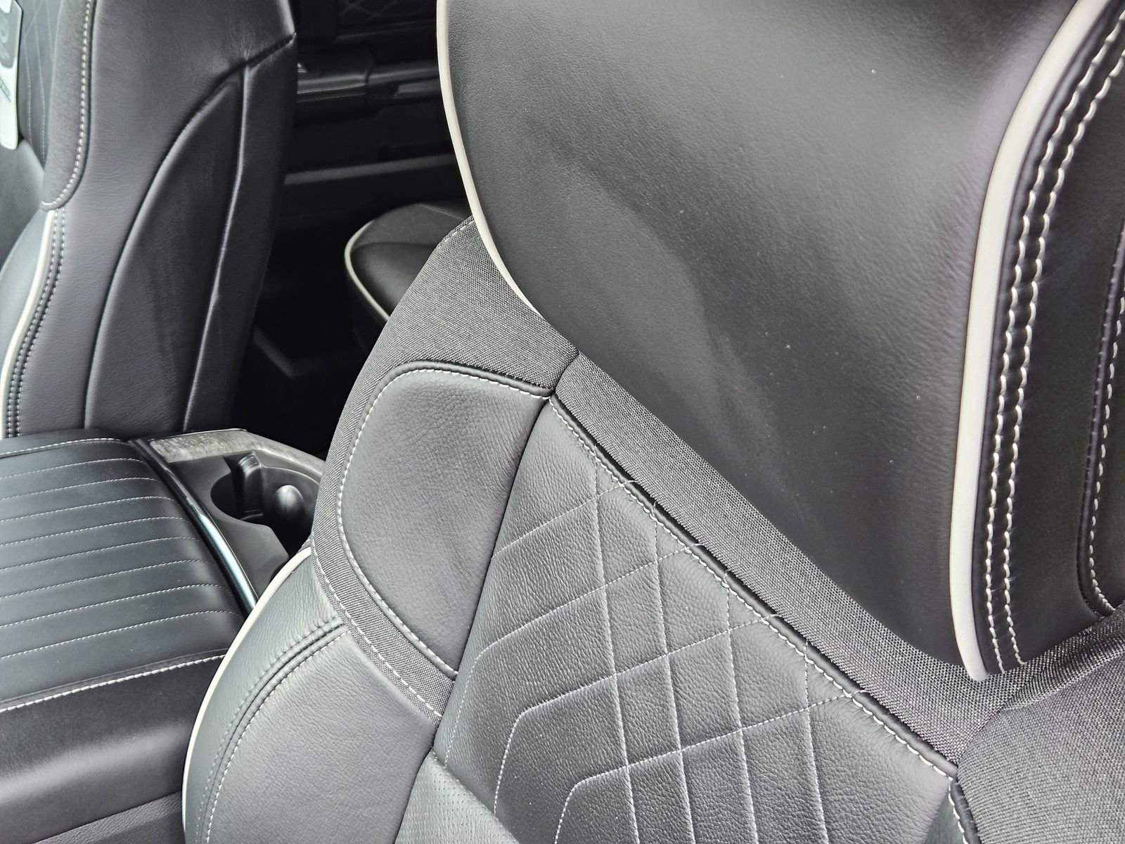 New 2025 RAM 2500 Limited image 29