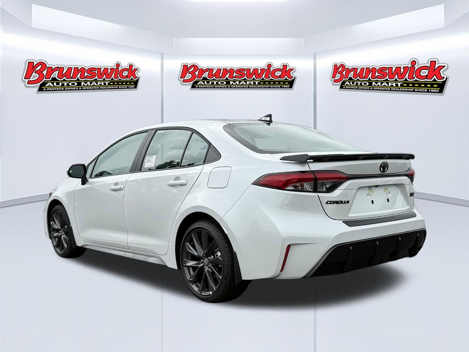 New 2026 Toyota Corolla XSE FWD image 4