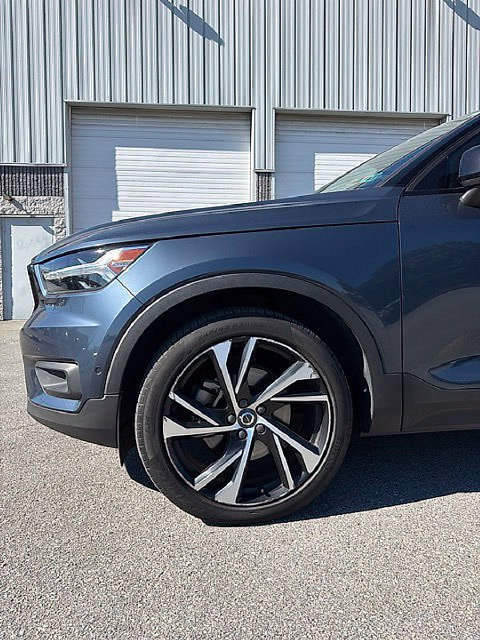 Used 2022 Volvo XC40 T5 R-Design AWD/4WD image 4