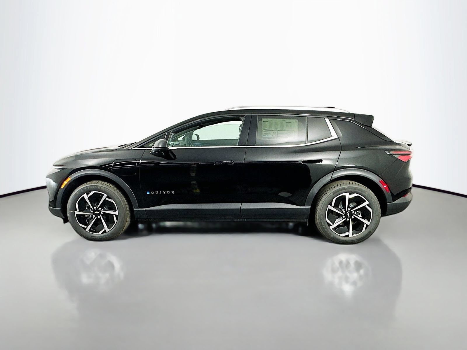 New 2026 Chevrolet Equinox EV LT AWD/4WD image 5