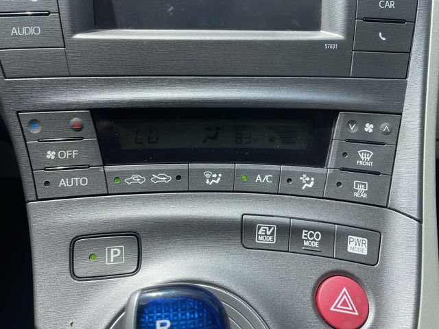 Used 2015 Toyota Prius Two FWD image 31