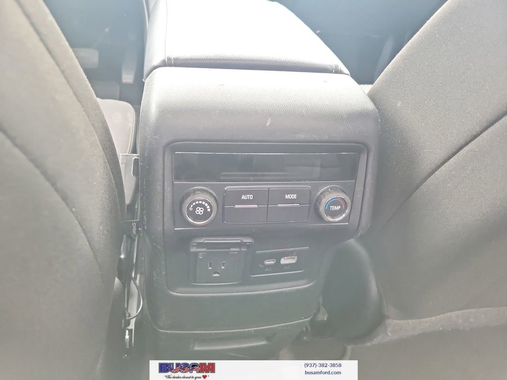 Used 2021 GMC Acadia SLE w/ Driver Convenience Package FWD image 10