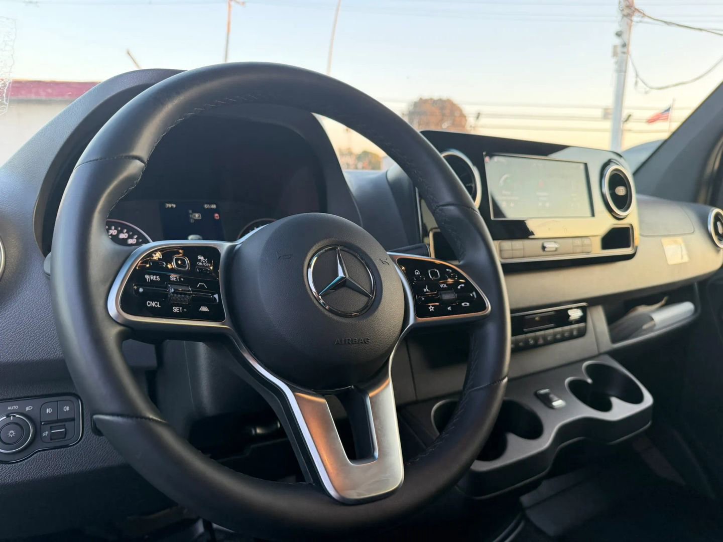 Used 2022 Mercedes-Benz Sprinter 2500 image 9