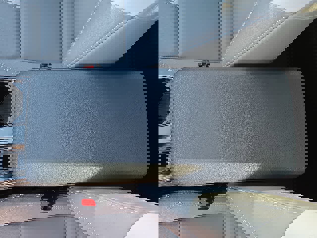 Used 2025 Toyota Camry SE w/ Convenience Package image 20