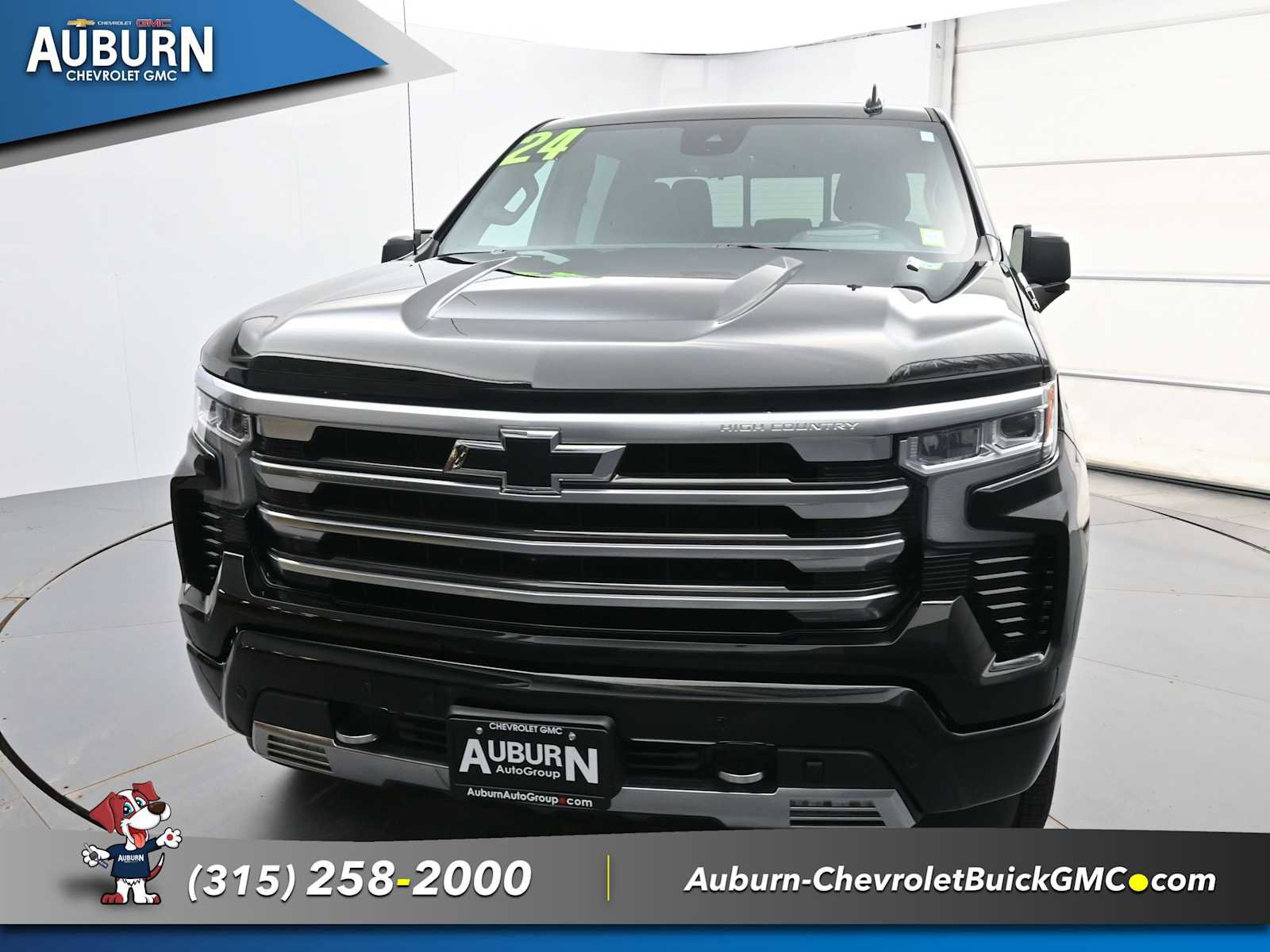 Used 2024 Chevrolet Silverado 1500 High Country w/ High Country Premium Package AWD/4WD image 3