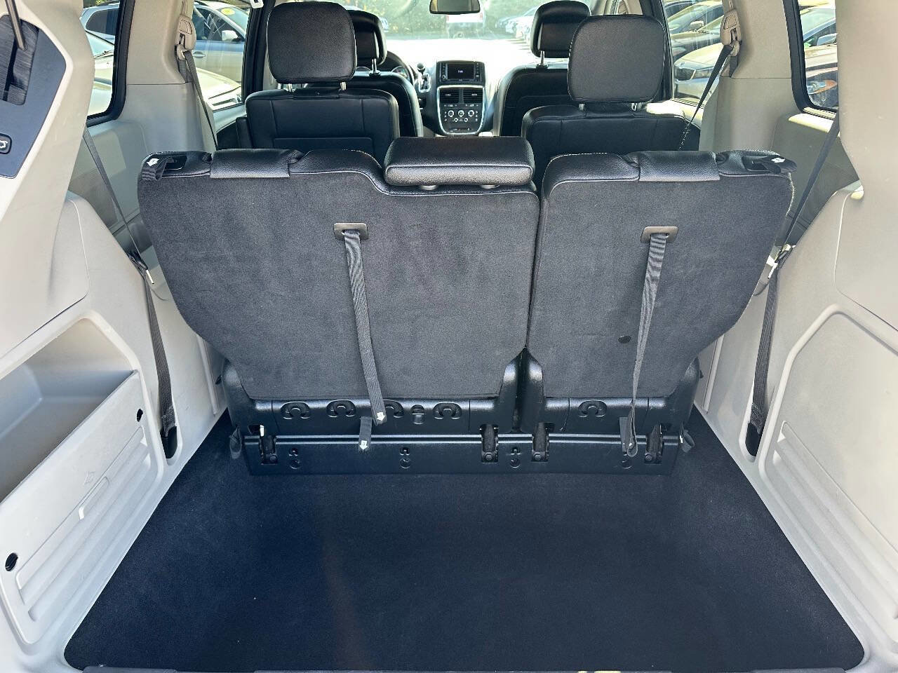 Used 2019 Dodge Grand Caravan SXT image 22