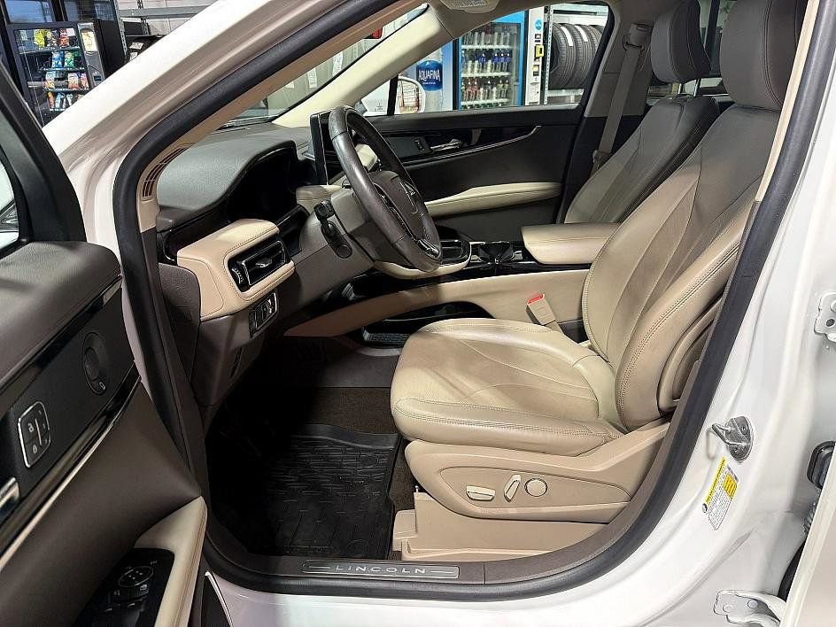 Used 2021 Lincoln Nautilus Reserve image 7