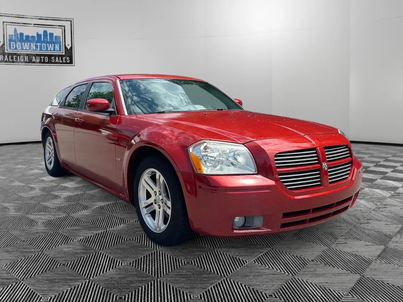 Used 2005 Dodge Magnum R/T w/ Convenience Group II RWD image 4