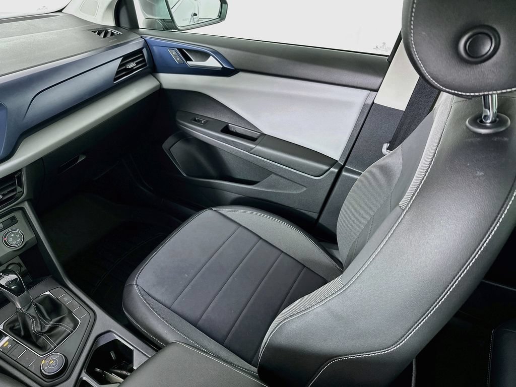 Used 2022 Volkswagen Taos SE w/ Panoramic Sunroof Package FWD image 25