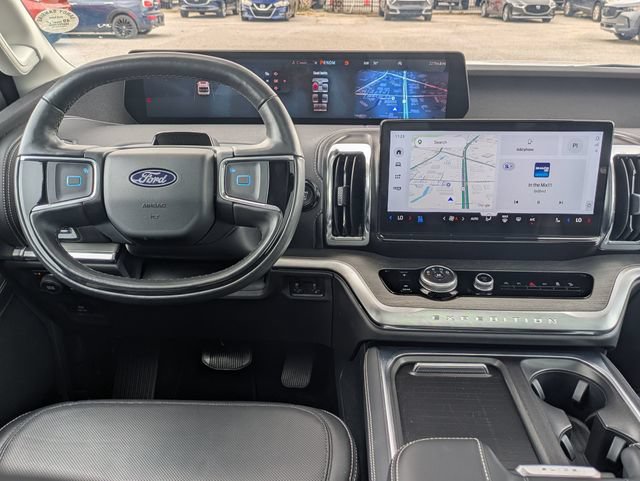 Used 2025 Ford Expedition Platinum AWD/4WD image 35
