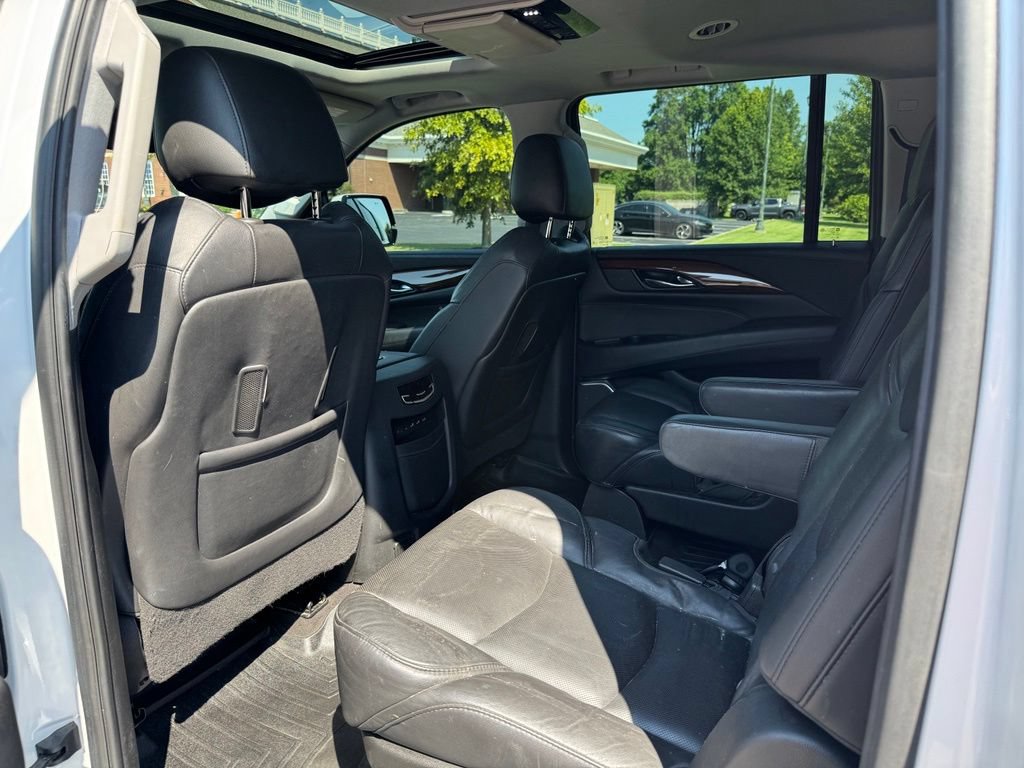Used 2020 Cadillac Escalade ESV Premium Luxury AWD/4WD image 12