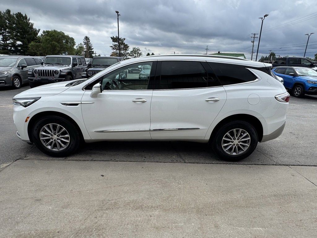 Used 2022 Buick Enclave Essence image 6