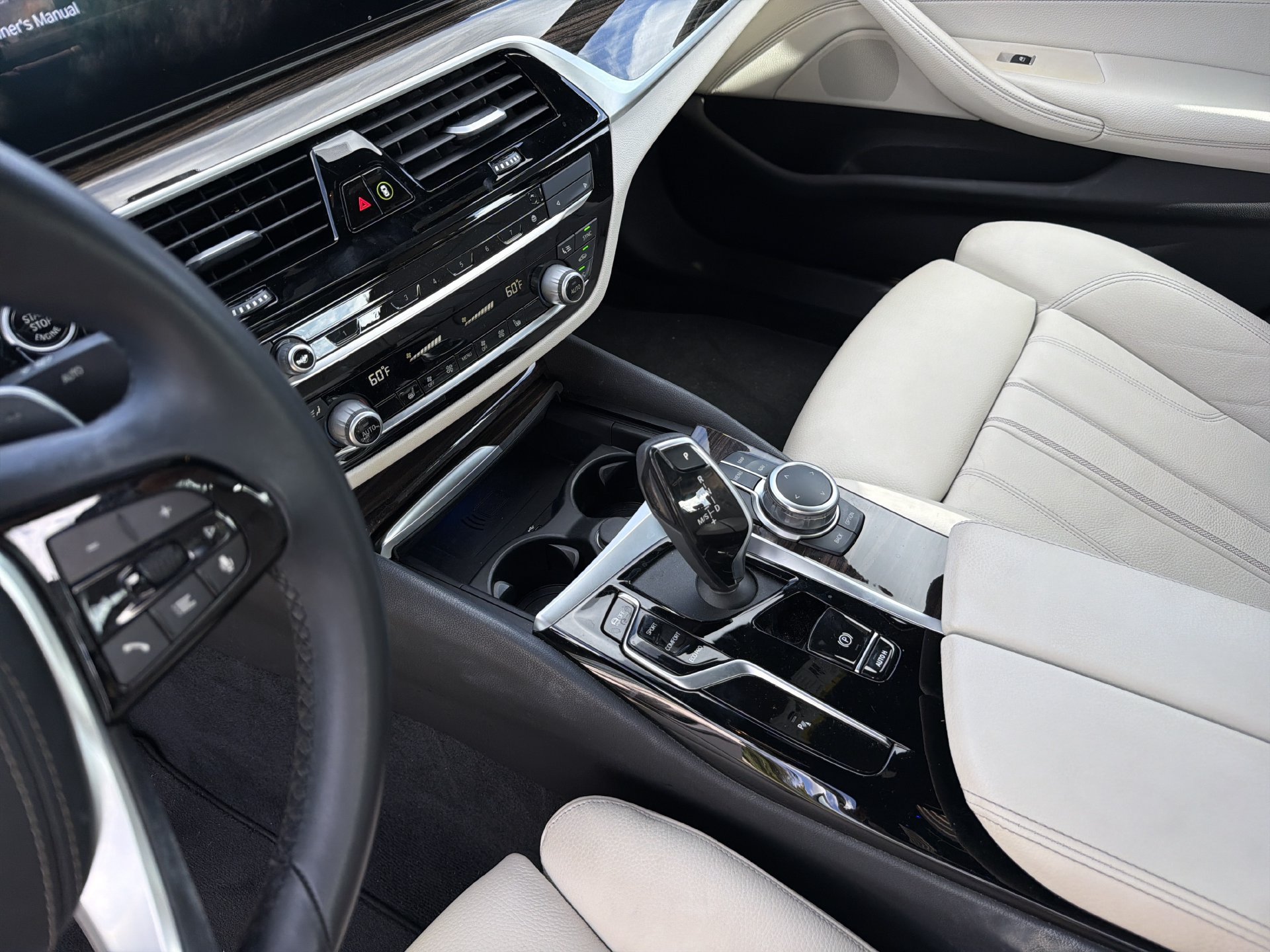 Used 2022 BMW 530i w/ Convenience Package RWD image 22