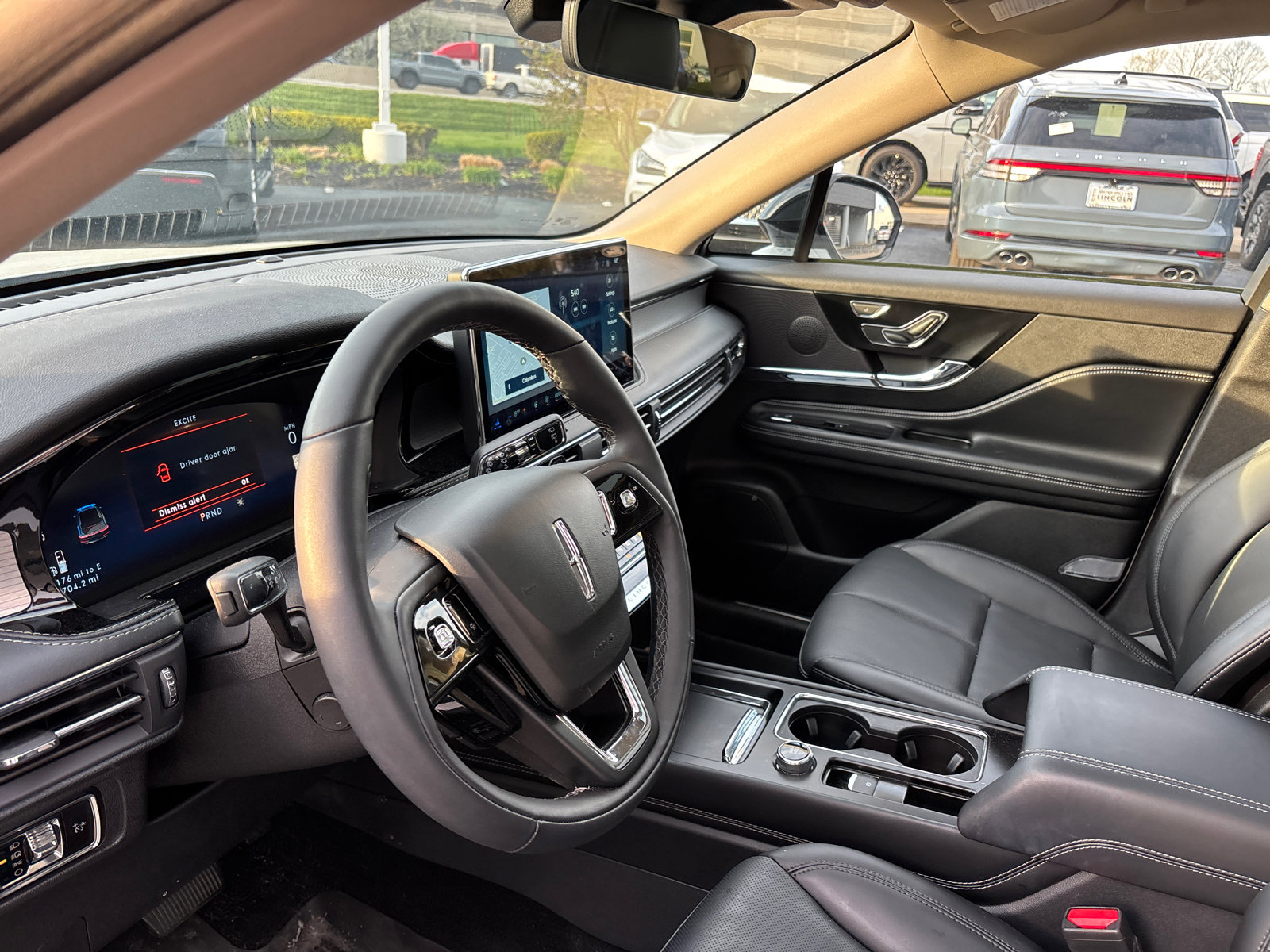 Used 2025 Lincoln Corsair AWD w/ Equipment Group 101A image 24
