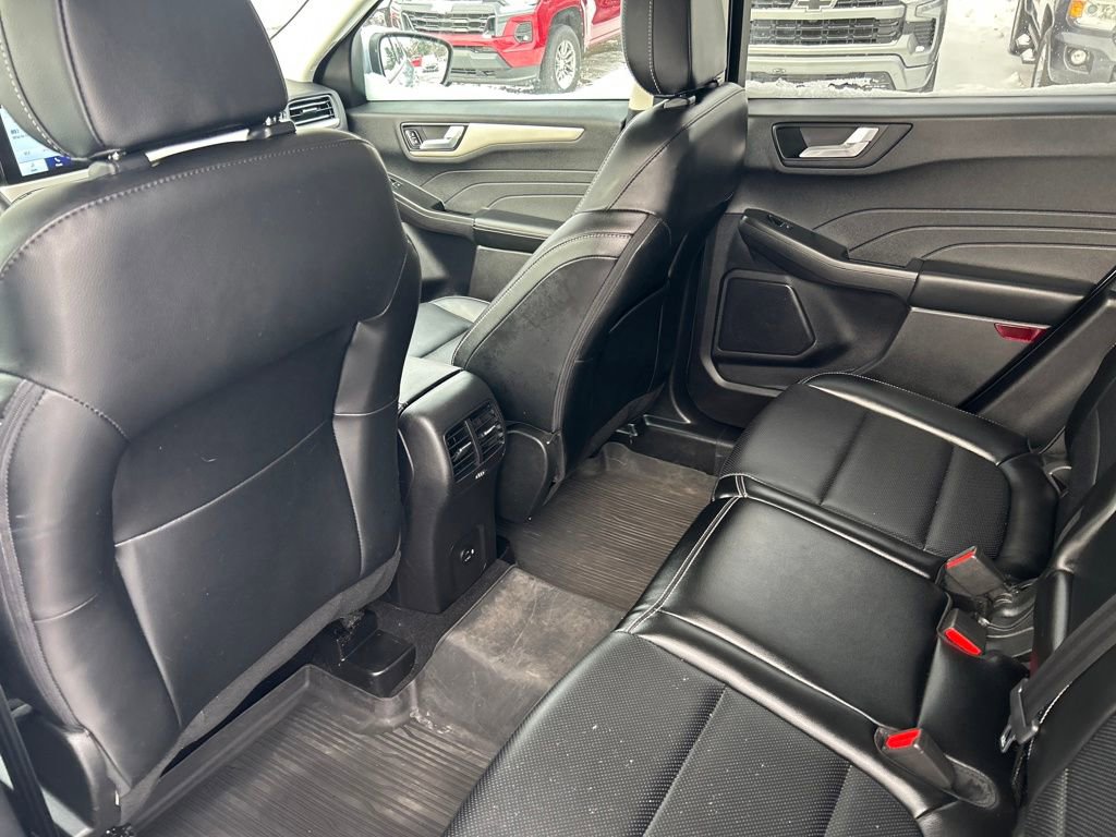 Used 2022 Ford Escape SEL image 12