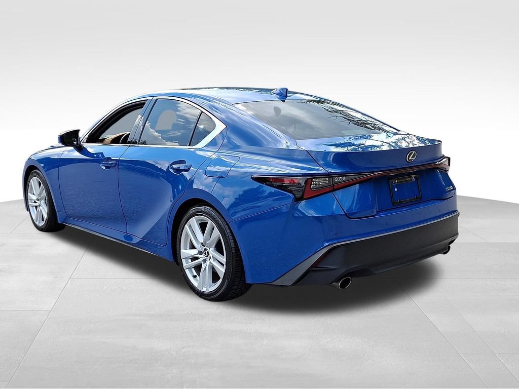 Used 2023 Lexus IS 300 w/ Comfort Package RWD image 4