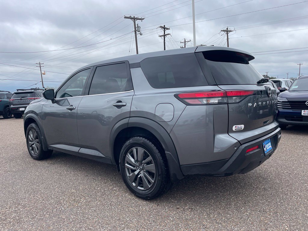 Certified 2024 Nissan Pathfinder S FWD image 5