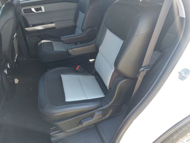 Certified 2022 Ford Explorer XLT w/ Equipment Group 202A AWD/4WD image 14