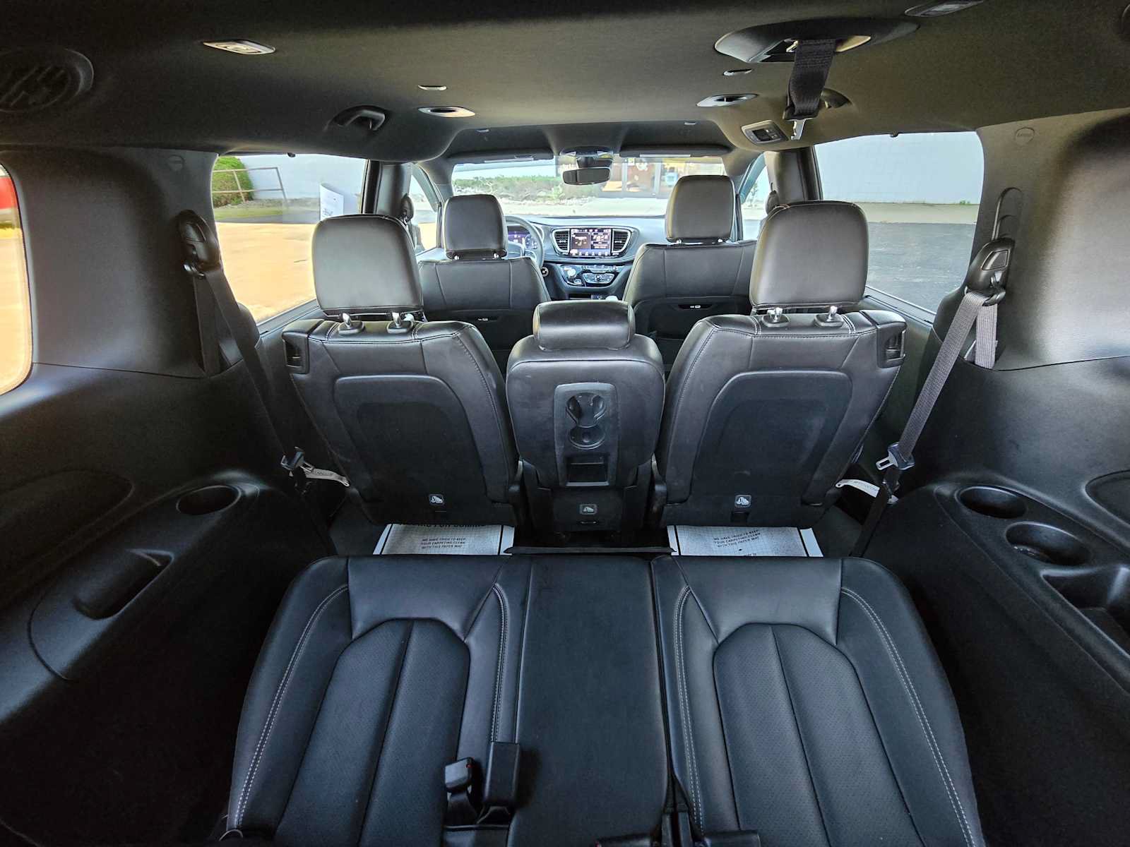 Used 2026 Chrysler Pacifica Select FWD image 11