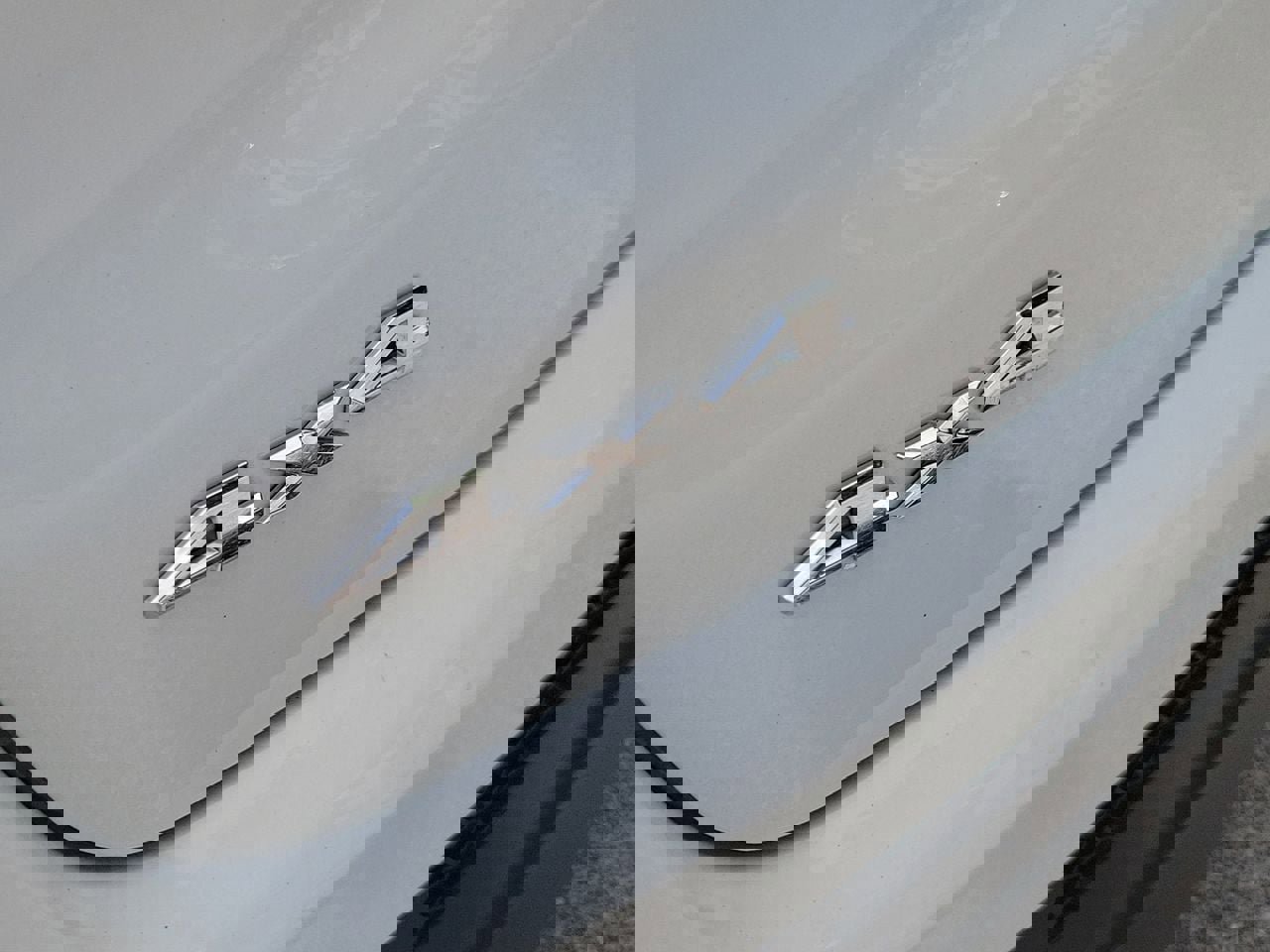 Used 2025 Jeep Compass Latitude w/ Sun & Sound Group AWD/4WD image 6