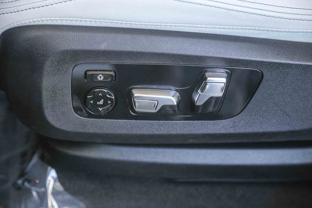 Certified 2025 BMW X7 xDrive40i w/ M Sport Package AWD/4WD image 19