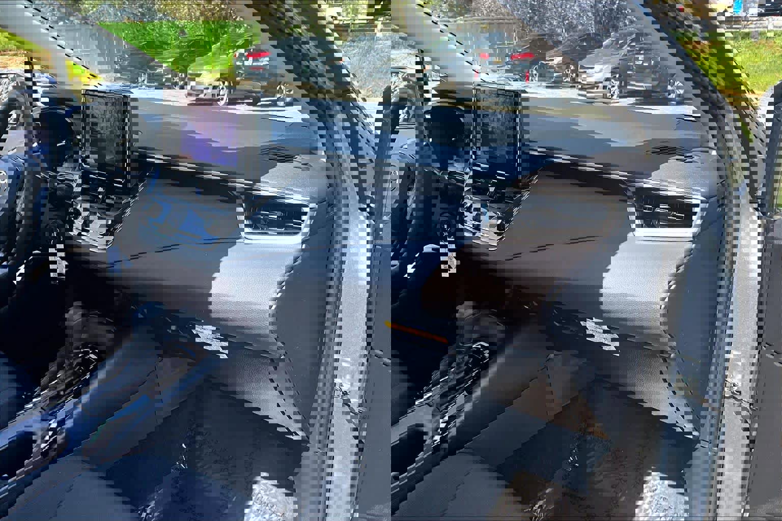 Used 2025 Toyota Corolla LE image 18