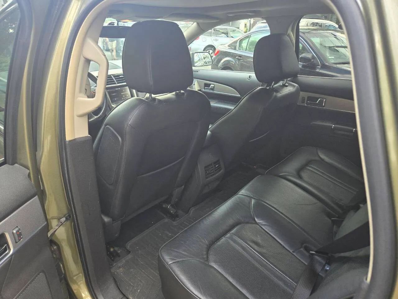 Used 2013 Lincoln MKX AWD image 3