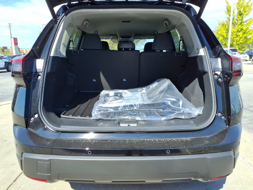 New 2027 Nissan Rogue SV AWD/4WD image 9