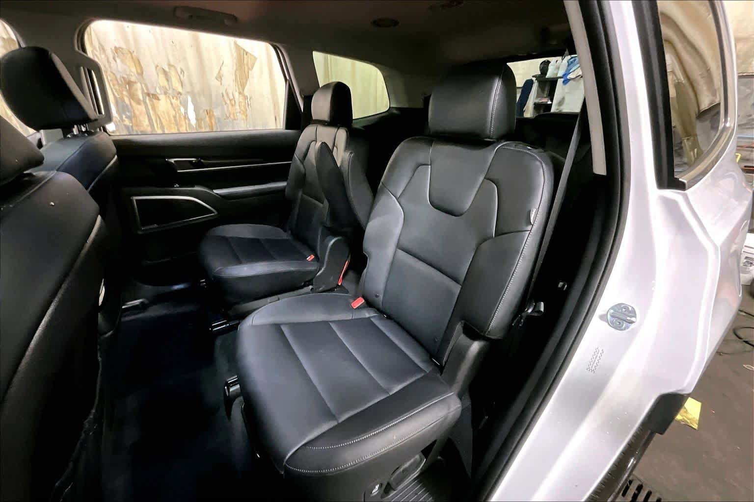 Used 2025 Kia Telluride S AWD/4WD image 21