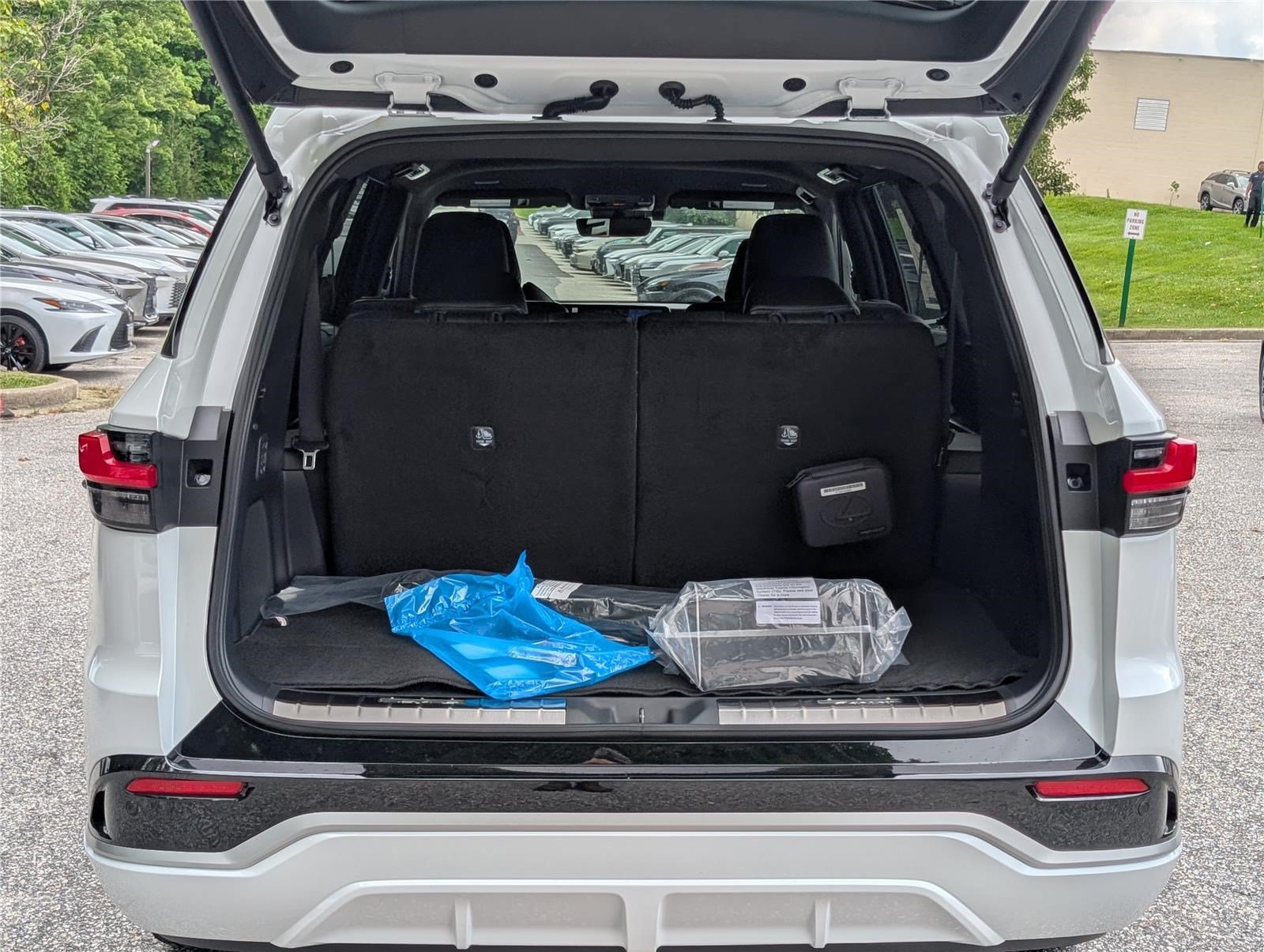 New 2026 Lexus TX 500h AWD w/ Technology Package image 11
