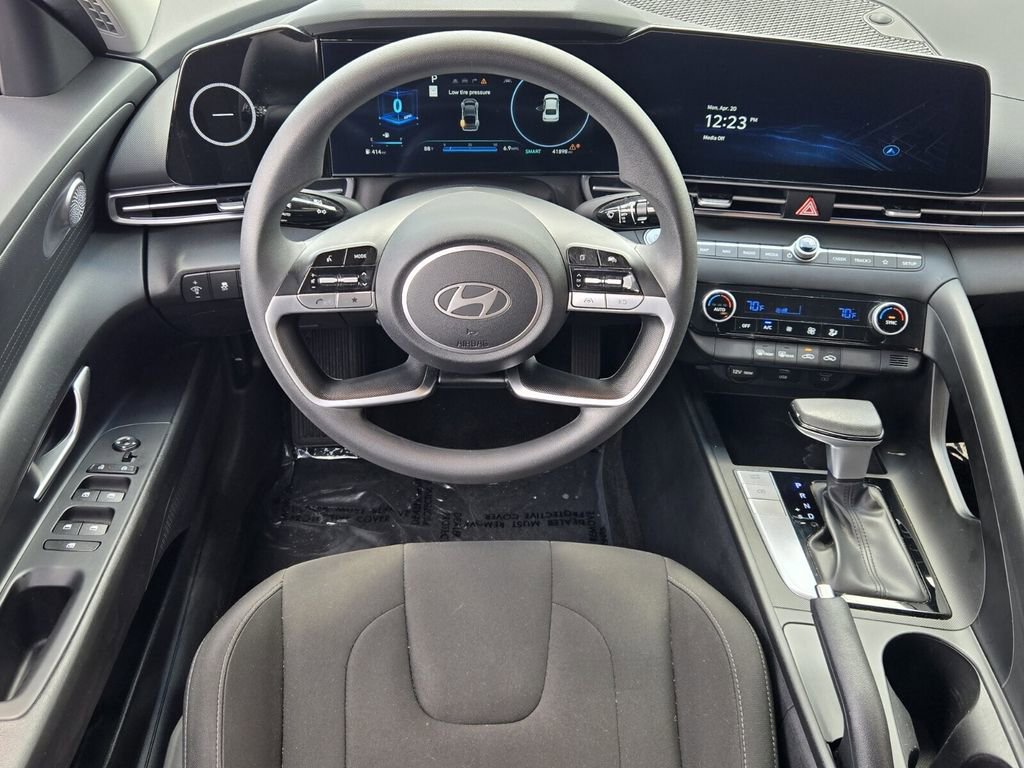 Certified 2024 Hyundai Elantra SEL FWD image 13