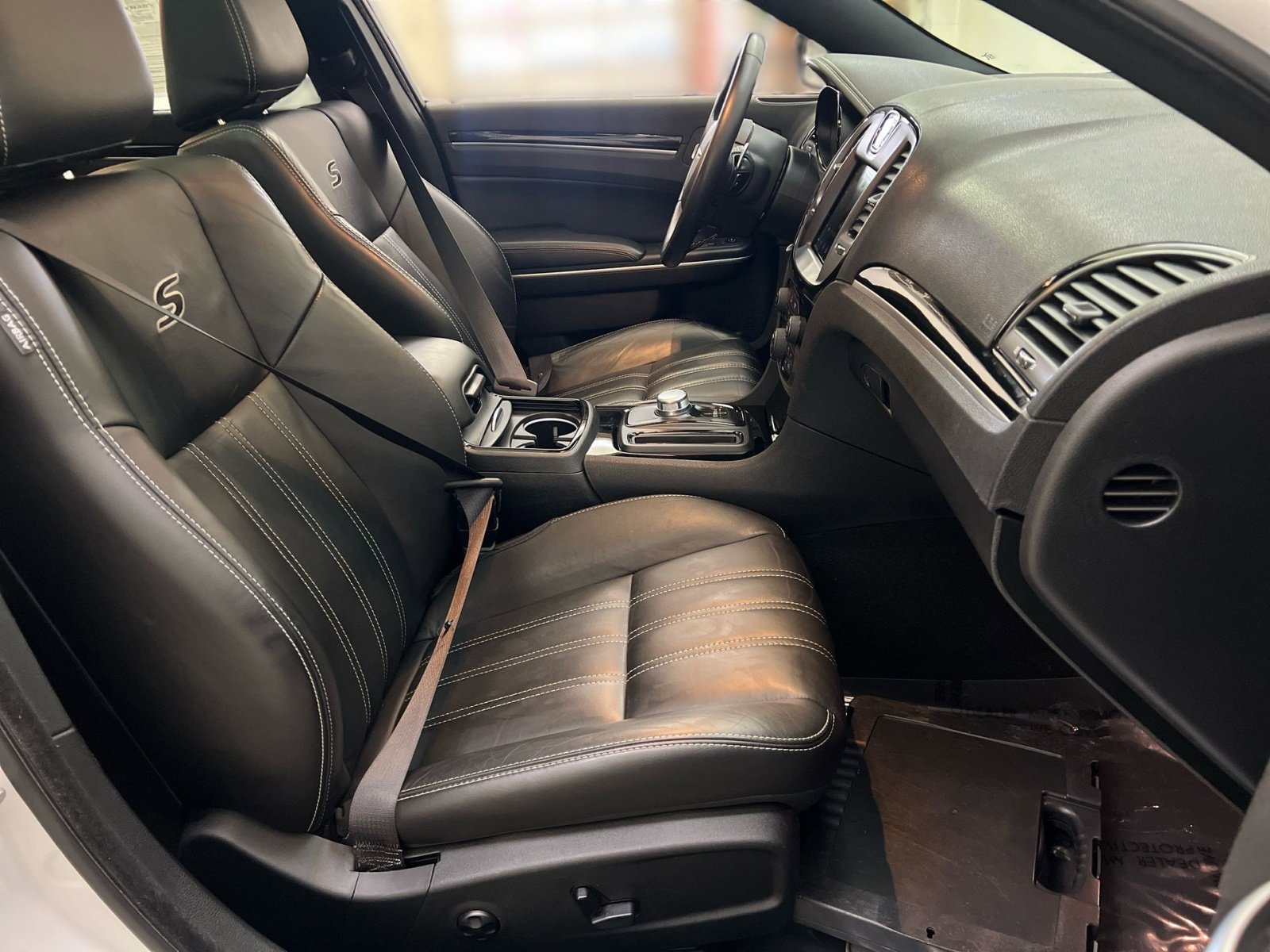 Used 2019 Chrysler 300 S w/ 300S Premium Group image 25