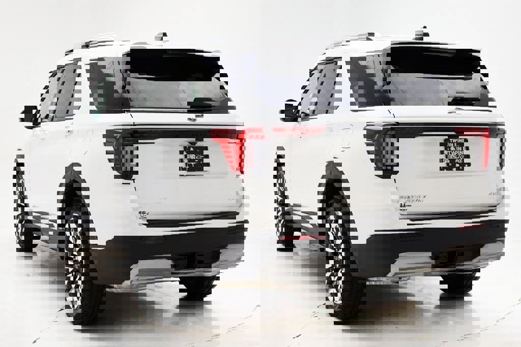 Used 2026 Ford Explorer Platinum w/ LUX Leather Package image 6